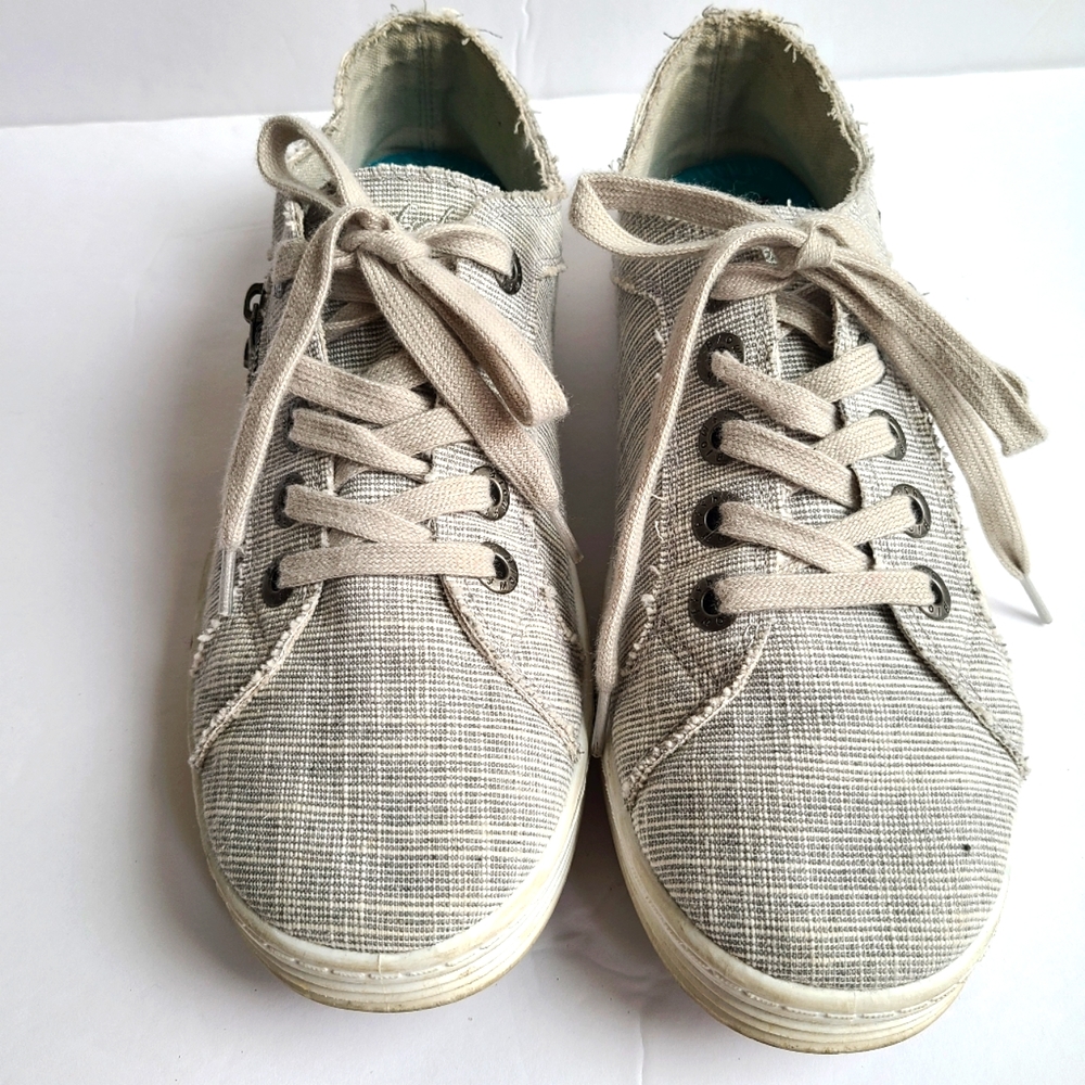Blowfish 11 Cream Gray plaid zip side sneakers summers vacation
